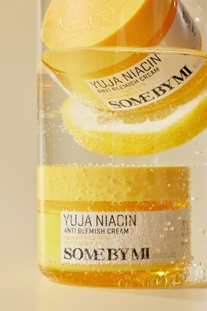 Some By Mi Yuja Niacin Anti Blemish Cream hidratáló és élénkítő arckrém a hiperpigmentációs bőrre
