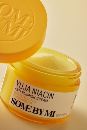 Some By Mi Yuja Niacin Anti Blemish Cream hidratáló és élénkítő arckrém a hiperpigmentációs bőrre