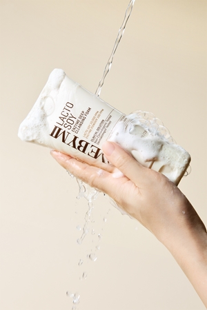 Some By Mi Lacto Soy Enzyme Deep Cleansing Foam mousse nettoyante en profondeur avec effets apaisants