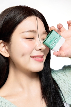 Some By Mi PDRN Spirulina Poreless Primer Light Cream Base to minimise pores
