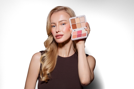 SOSU Cosmetics Complete Canvas Complexion Palette мультифункціональна палетка для обличчя