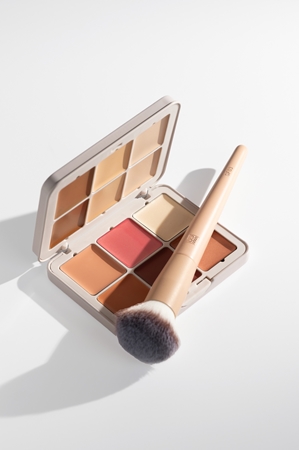 SOSU Cosmetics Complete Canvas Complexion Palette мультифункціональна палетка для обличчя