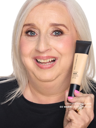 SOSU Cosmetics Studio Wear fond de teint couvrant SPF 50