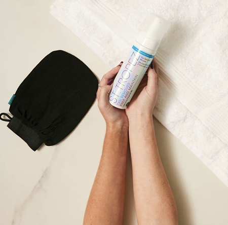 St.Tropez Prep & Maintain guanto effetto scrub