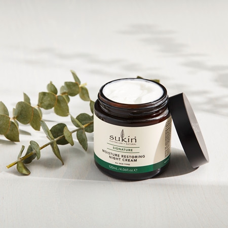 Sukin Signature regenerating night cream with moisturising effect