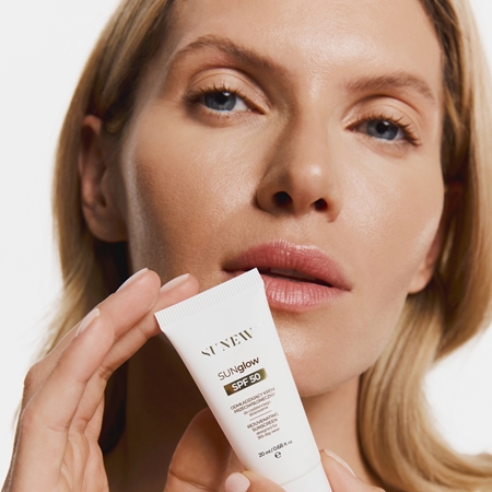 SUNEWMED+ SUNglow Anti-Aging Face Sunscreen SPF 50 Sonnencreme mit Verjüngungs-Effekt