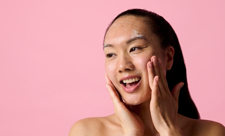 Super Facialist Rosehip Hydrate skaistinamasis šveitiklis jautriai odai