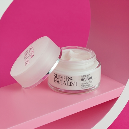 Super Facialist Rosehip Hydrate Beruhigende Nachtcreme mit feuchtigkeitsspendender Wirkung