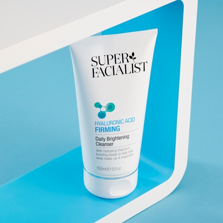 Super Facialist Hyaluronic Acid Firming rozjasňující čisticí gel