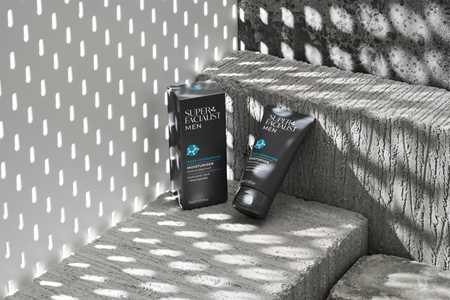 Super Facialist For Men Deep Hydration vlažilna pomlajevalna krema proti gubam