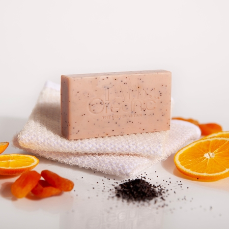 TanOrganic The Skincare Tan exfoliační tělové mýdlo
