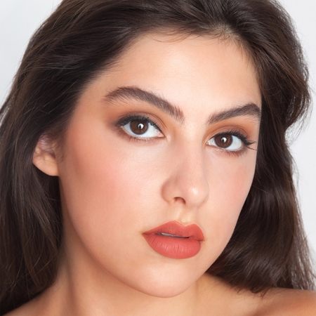 theBalm Meet Matt(e) Hughes Long Lasting Liquid Lipstick Ruj de buze lichid, de lunga durata
