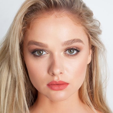 theBalm Meet Matt(e) Hughes Long Lasting Liquid Lipstick dlouhotrvající tekutá rtěnka