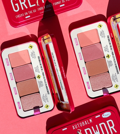 theBalm Autobalm Grl Pwdr palette de blush avec highlighter