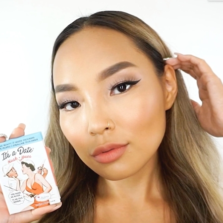 theBalm It's a Date® blush et fard à paupières en un seul produit