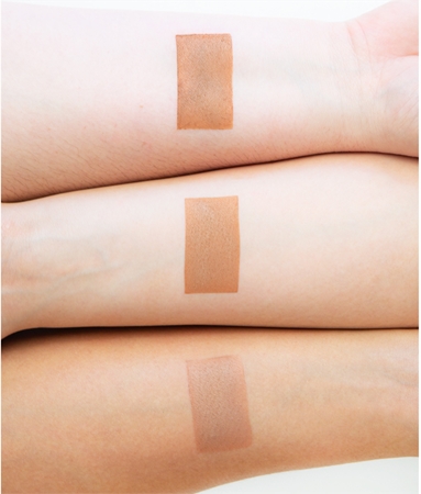 theBalm Bronzilla® bronzer, stíny a konturovací pudr v jednom
