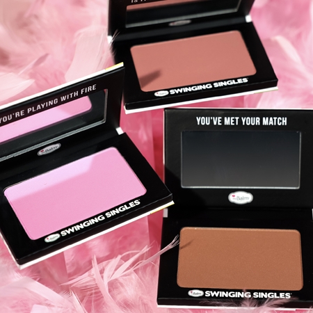 theBalm Swinging Singles Blush kompaktní tvářenka