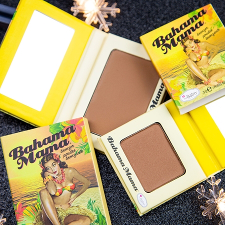 theBalm Mama® Bahama bronzer, stíny a konturovací pudr v jednom