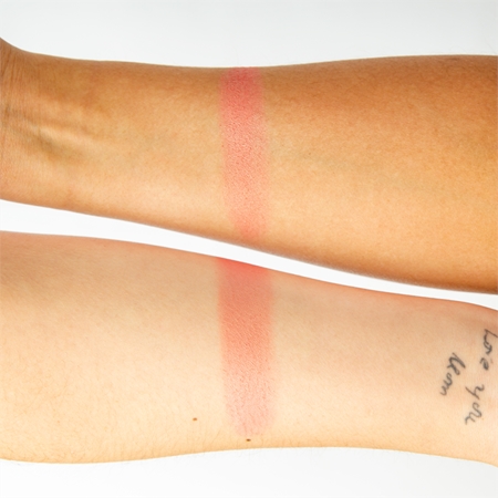 theBalm Mama® Hot blush et fard à paupières en un seul produit