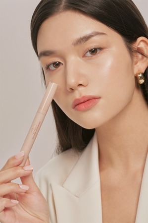 thim Skin Cover Concealer Duo maskerende concealer voor de reductie van onvolkomenheden Dubbelzijdig