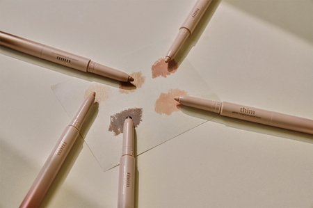 thim Artist Touch Shadow Duo Eyeshadow Stick double