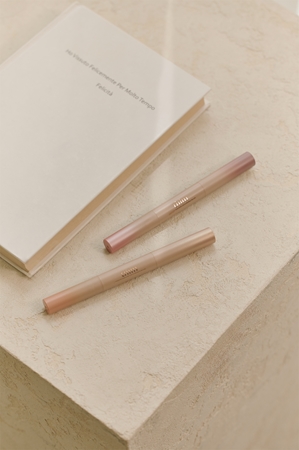 thim Artist Touch Shadow Duo Eyeshadow Stick double
