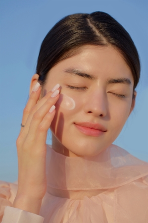 thim Luminous Skin Sun Serum protivráskové rozjasňující sérum SPF 50+