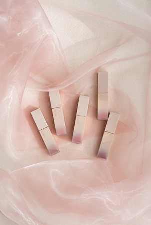 thim Satin Lip Glaze dlouhotrvající lesk na rty s hydratačním účinkem