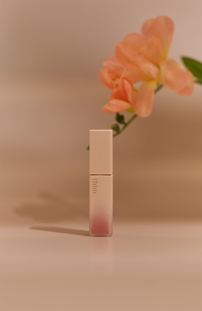 thim Satin Lip Glaze Langtidsvarende læbeglans med fugtgivende virkning