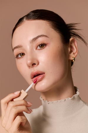 thim Satin Lip Glaze Langtidsvarende læbeglans med fugtgivende virkning