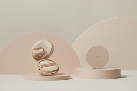thim Luminous Skin Cushion dlouhotrvající make-up v houbičce pro rozjasnění a hydrataci