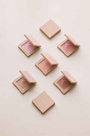 thim Infusion Blush pudrová tvářenka pro rozjasnění pleti