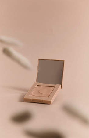 thim Infusion Blush pudrová tvářenka pro rozjasnění pleti