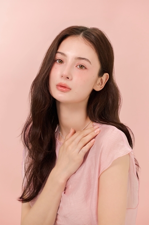 thim Infusion Blush Puuderpõsepuna sära andva efektiga