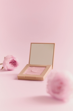 thim Infusion Blush Powder Blush with a brightening effect
