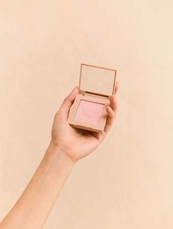 thim Infusion Blush Powder Blush with a brightening effect