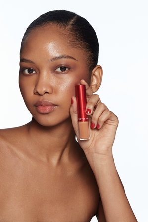 TIRTIR Glide & Hide Blurring Concealer Creamy Concelear to brighten and smooth the skin