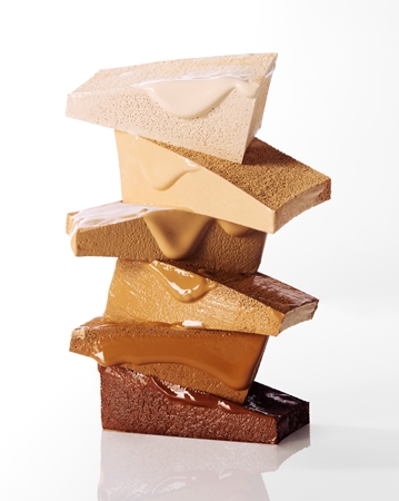 TIRTIR Mask Fit Red Foundation Illuminating Liquid Foundation with moisturising effect
