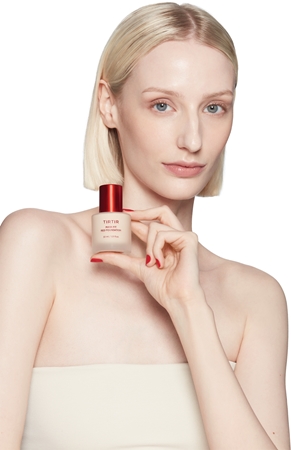 TIRTIR Mask Fit Red Foundation Illuminating Liquid Foundation with moisturising effect