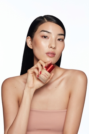 TIRTIR Mask Fit Red Foundation Illuminating Liquid Foundation with moisturising effect