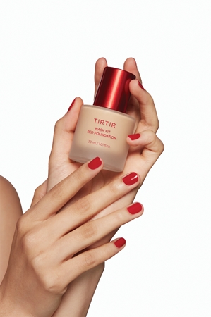 TIRTIR Mask Fit Red Foundation Illuminating Liquid Foundation with moisturising effect