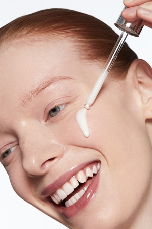 TIRTIR Ceramic Milk Ampoule feuchtigkeitsspendendes Hautserum zur Verjüngung der Gesichtshaut