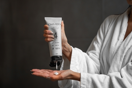 Tomas Arsov Bonfire Leave On Conditioner pflegender nicht-ausspülbarer Conditioner für sanfte und beschädigtes Haare