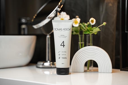 Tomas Arsov Bonfire Leave On Conditioner pflegender nicht-ausspülbarer Conditioner für sanfte und beschädigtes Haare