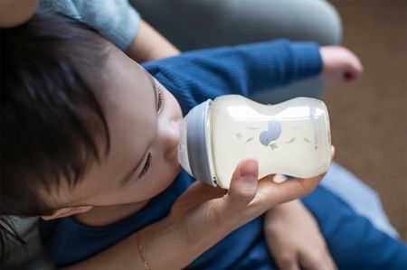 Tommee Tippee Natural Start Anti-Colic biberon anti-colique auto-stérilisant