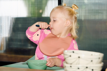 Tommee Tippee Roll'n'go podbradnik