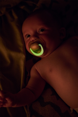 Tommee Tippee NightGlow Soother 0-6m биберон