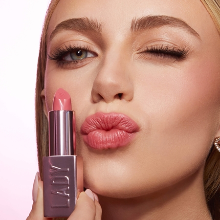 Too Faced Lady Bold Cream Lipstick Cremiger Lippenstift für einen langanhaltenden Effekt