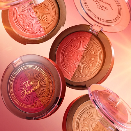 Too Faced Sun Bunny Blushing Bronzer bronzer in rdečilo