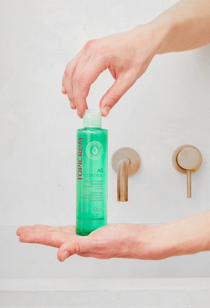Topicrem AC Purifying Cleansing Gel tiefenreinigendes Gel für fettige und empfindliche Haut